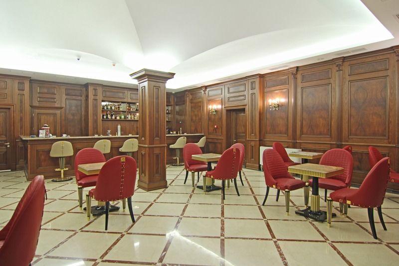 Orion Hotel Bishkek Esterno foto The interior of the bar
