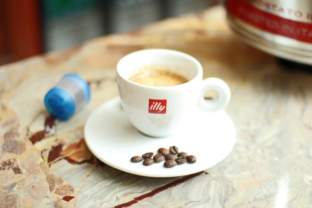 Orion Hotel Bishkek Esterno foto Espresso