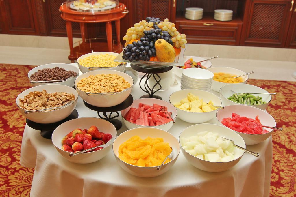 Orion Hotel Bishkek Esterno foto Fruit salad