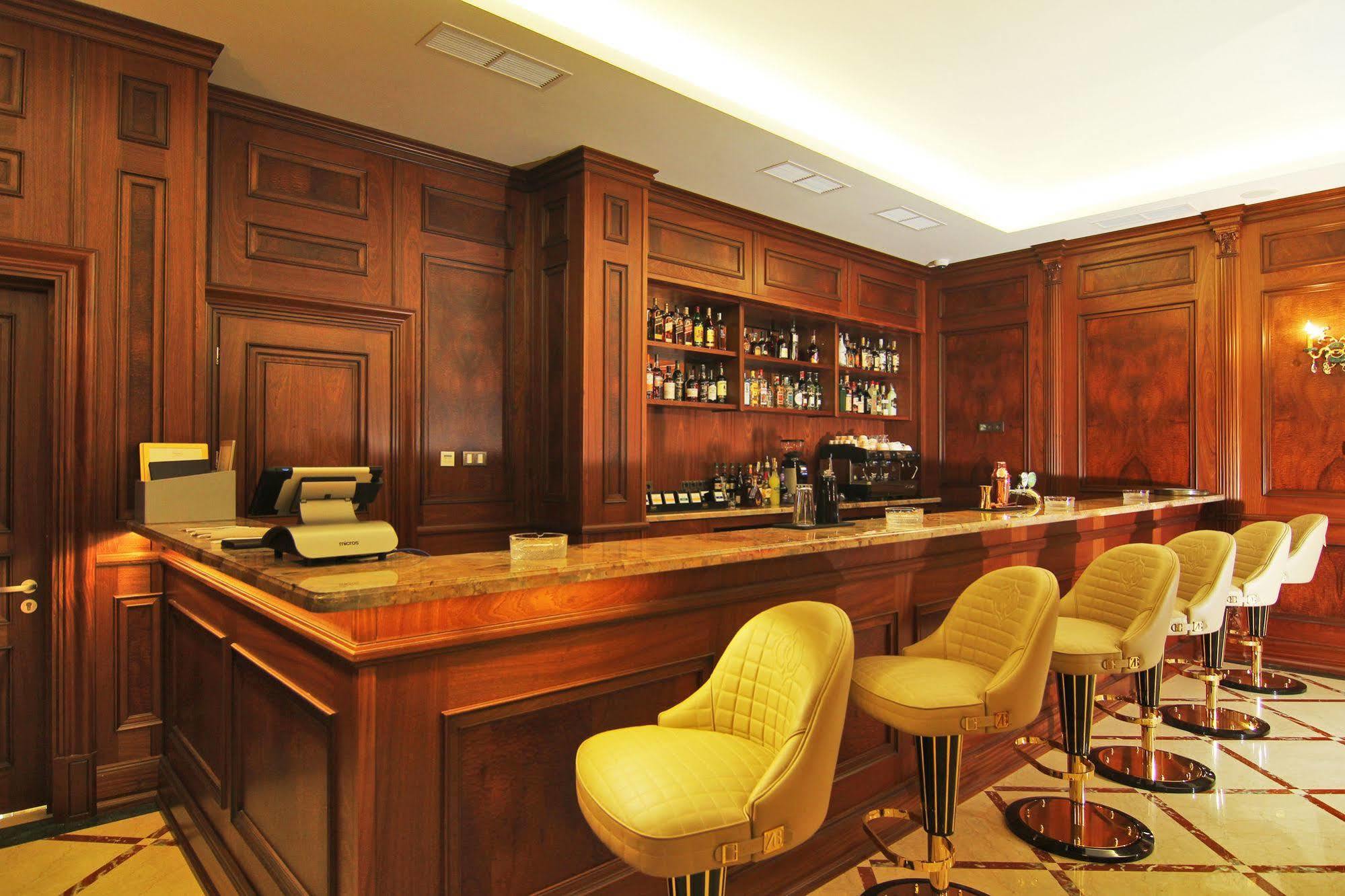 Orion Hotel Bishkek Esterno foto The bar at the St. Regis