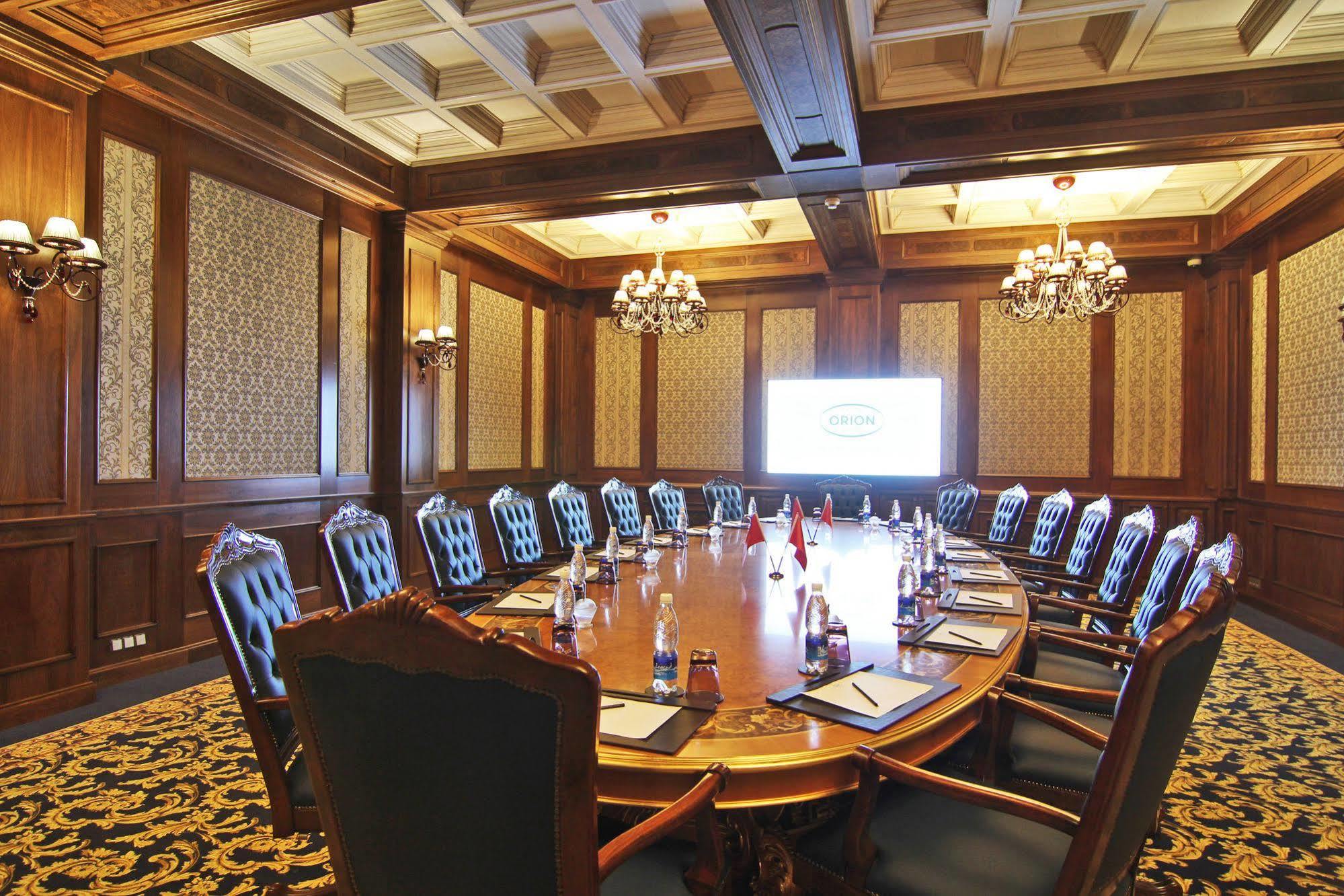 Orion Hotel Bishkek Esterno foto The boardroom at the World Trade Center